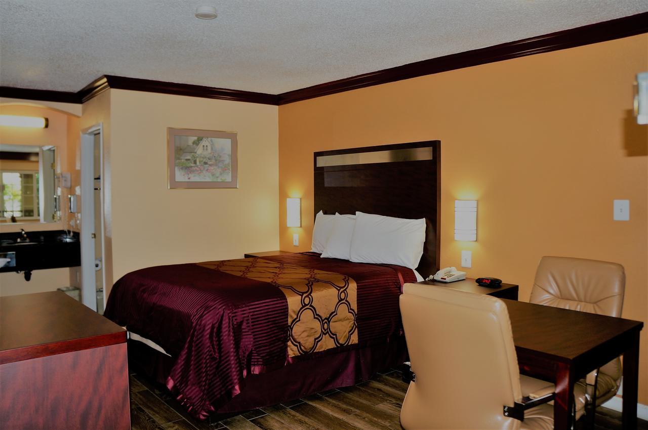 Americas Deluxe Inn- メアリーズビル エクステリア 写真