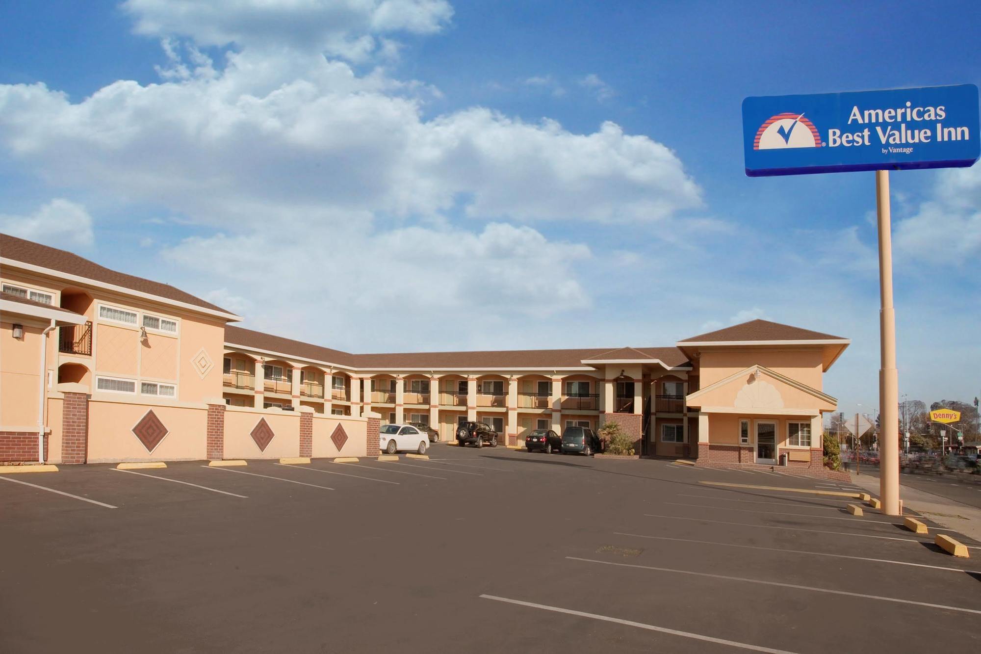 Americas Deluxe Inn- メアリーズビル エクステリア 写真